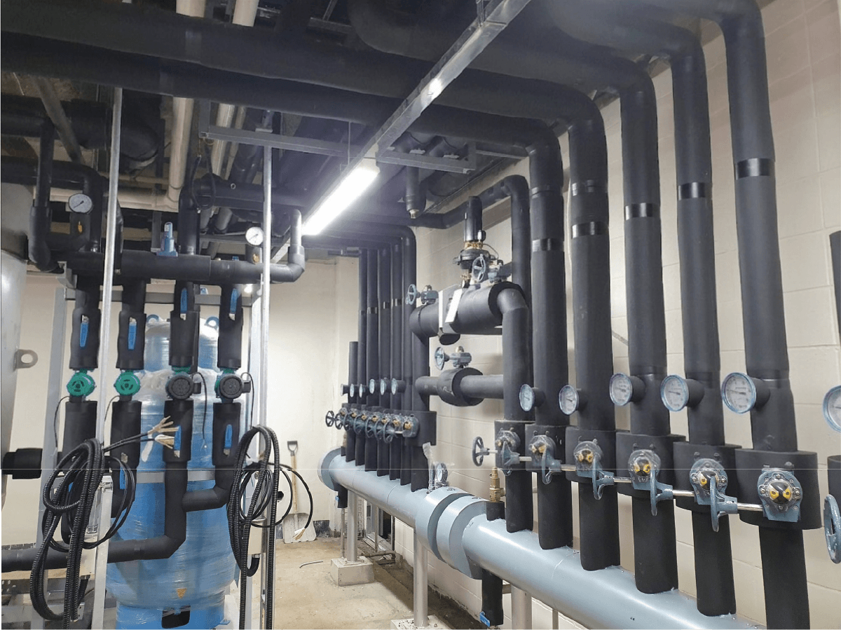 Complete NBR-insulated plant-room installation